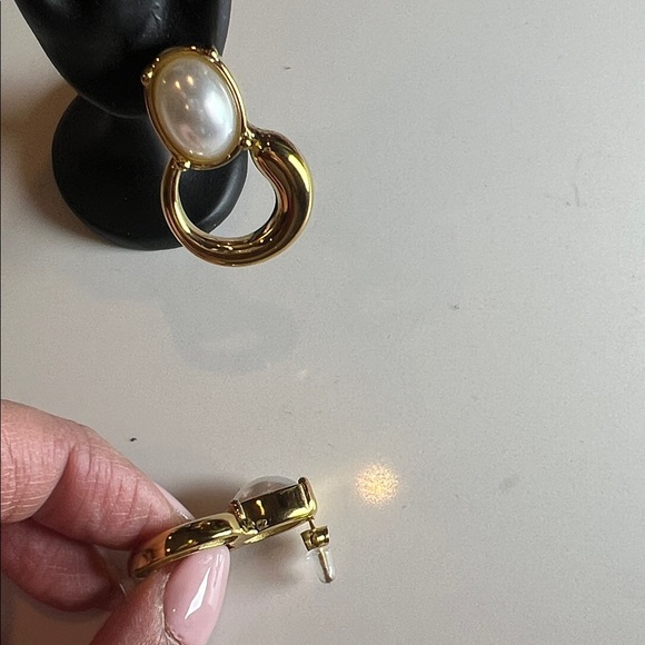 Elegant Gold and Pearl Earrings Chunky Jewelry - Picture 8 of 11